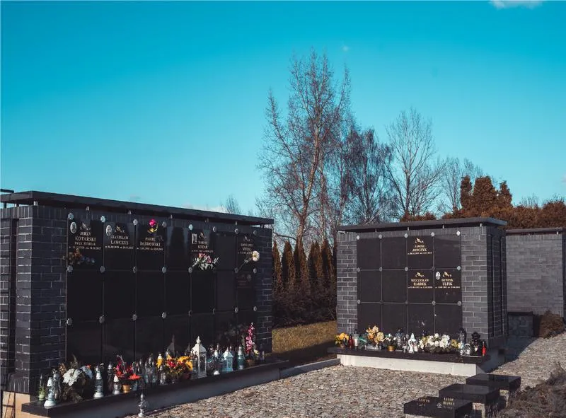 Czy kremacja to grzech? Analiza nauk Kościoła katolickiego na temat życia i śmierci