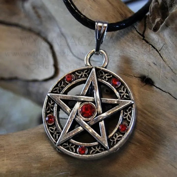 Czy pentagram to grzech? Odkrywamy kontrowersje i jego głębokie znaczenie