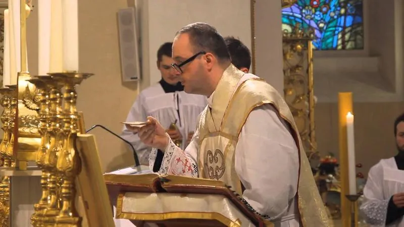 Jak długo trwa msza trydencka? Poznaj czynniki wpływające na jej czas trwania