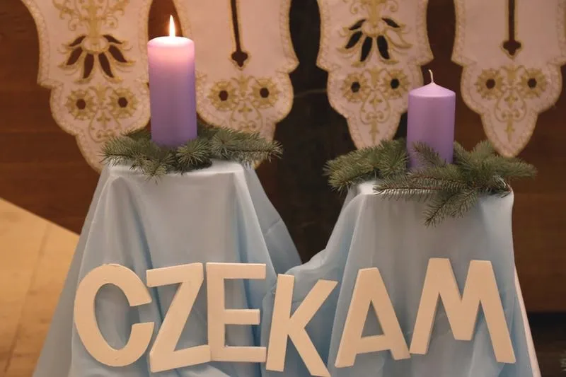Jak pięknie udekorować kościół na Adwent, by zachwycić wiernych i gości?