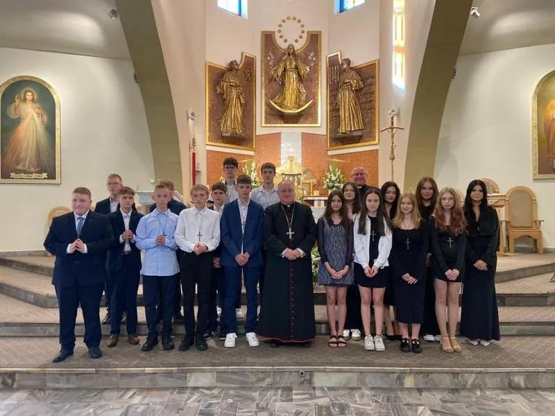 Jak prawidłowo wypełnić kartkę do bierzmowania i nie popełnić błędów?