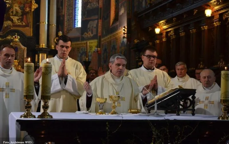 Jak wygląda msza w Wielki Czwartek: liturgia, obrzędy i ich głębokie znaczenie