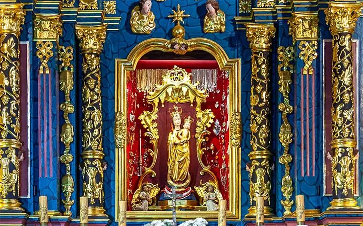 Jakie są zaskakujące różnice między sanktuarium a kościołem? Odkryj je teraz!