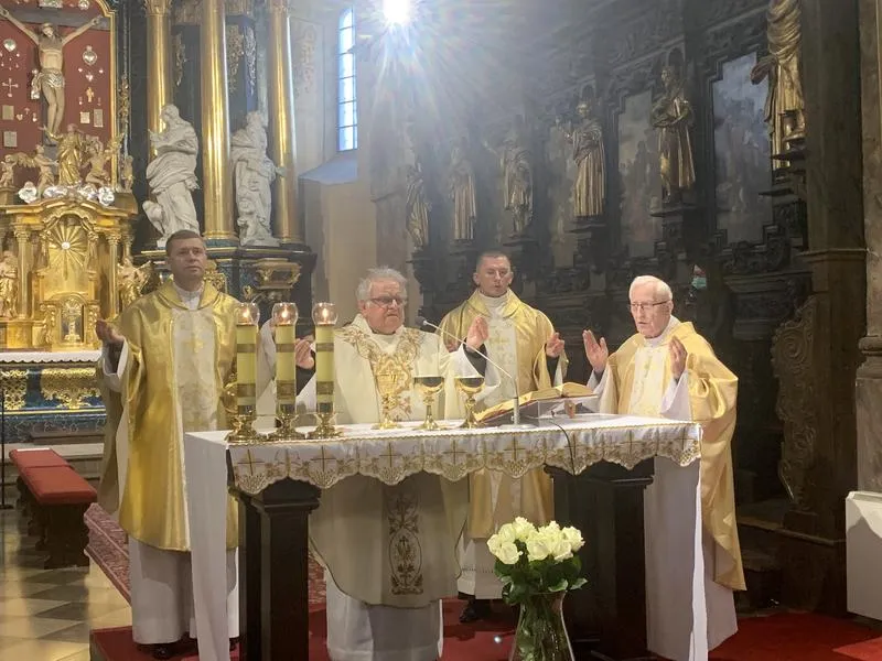 Msza w Wielki Czwartek – Sprawdź, O Której Godzinie w Twojej Parafii