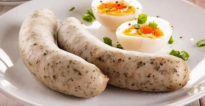 Smakowite pomysły na podanie białej kiełbasy na Wielkanoc – sprawdzone przepisy i inspiracje