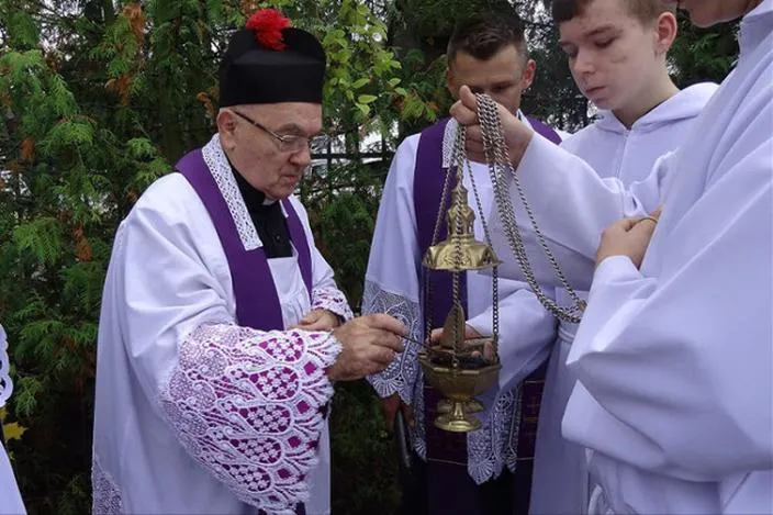Cenniki mszy w parafiach