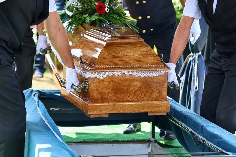 Przygotowanie do ceremonii pogrzebowej