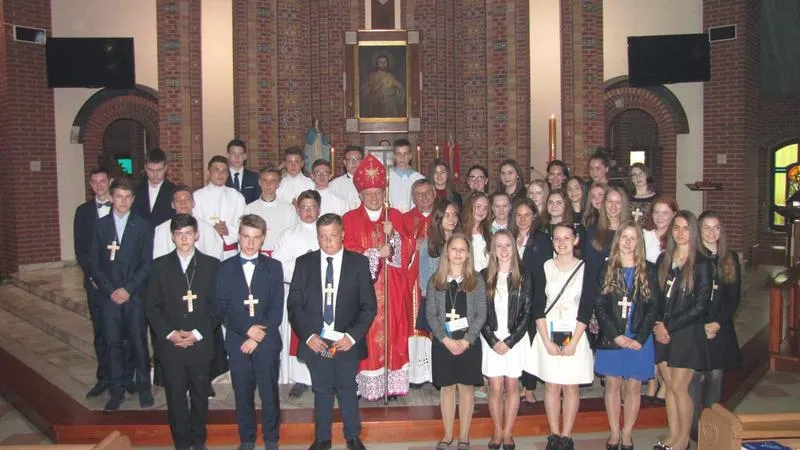 Strój na bierzmowanie