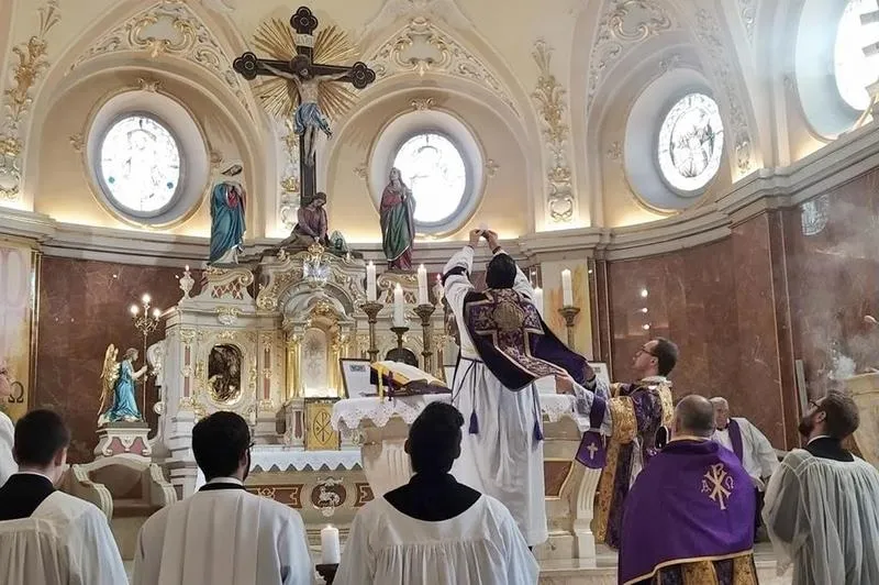 Tradycja i społeczność wiernych w XXI wieku