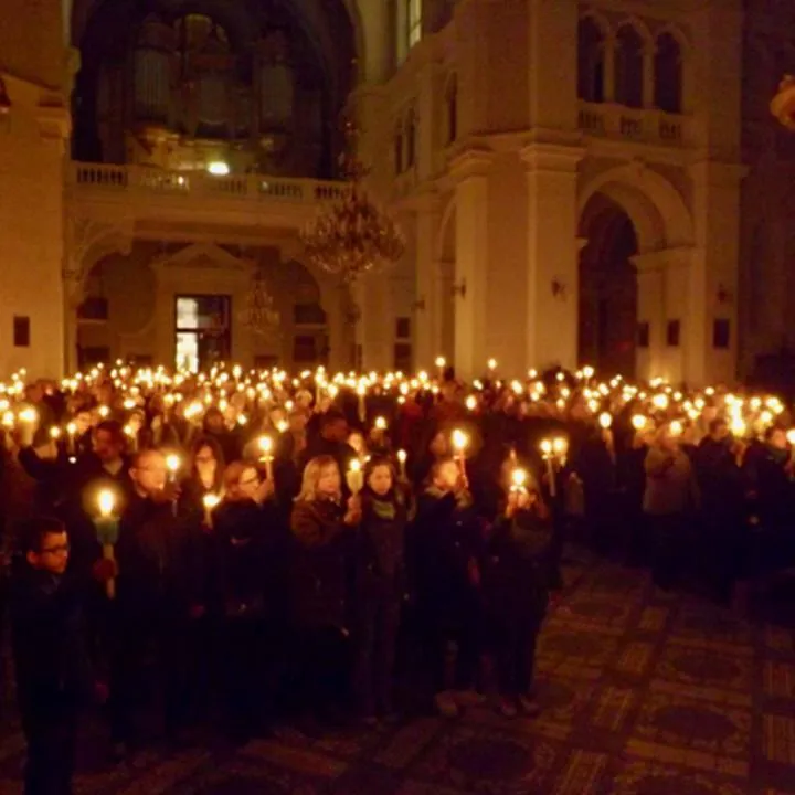 Wigilia Paschalna a obowiązek mszy niedzielnej