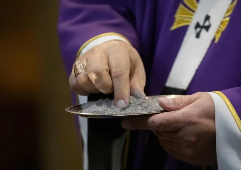 Zwyczaje i obrzędy środy popielcowej